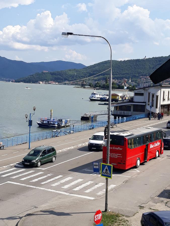 Apartament Denis Lejlighed Orşova Eksteriør billede