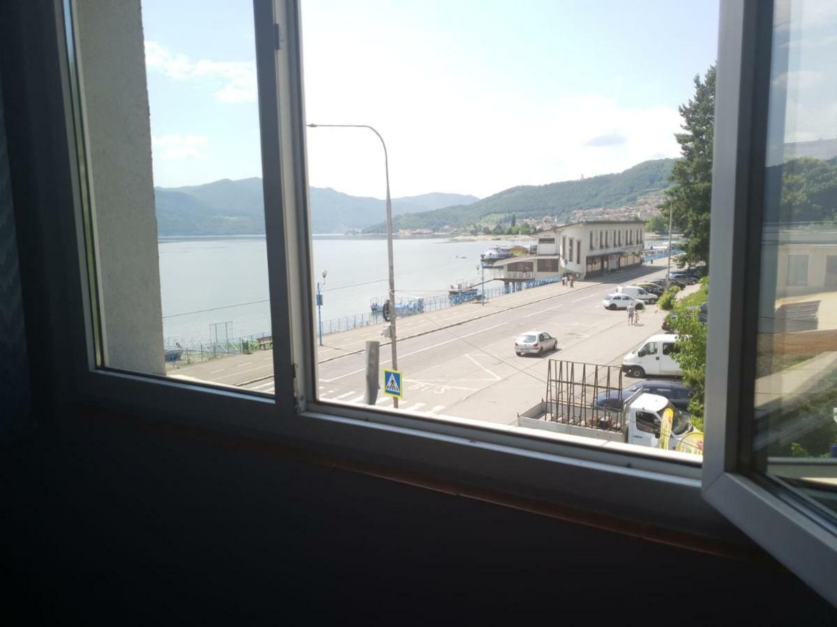Apartament Denis Lejlighed Orşova Eksteriør billede